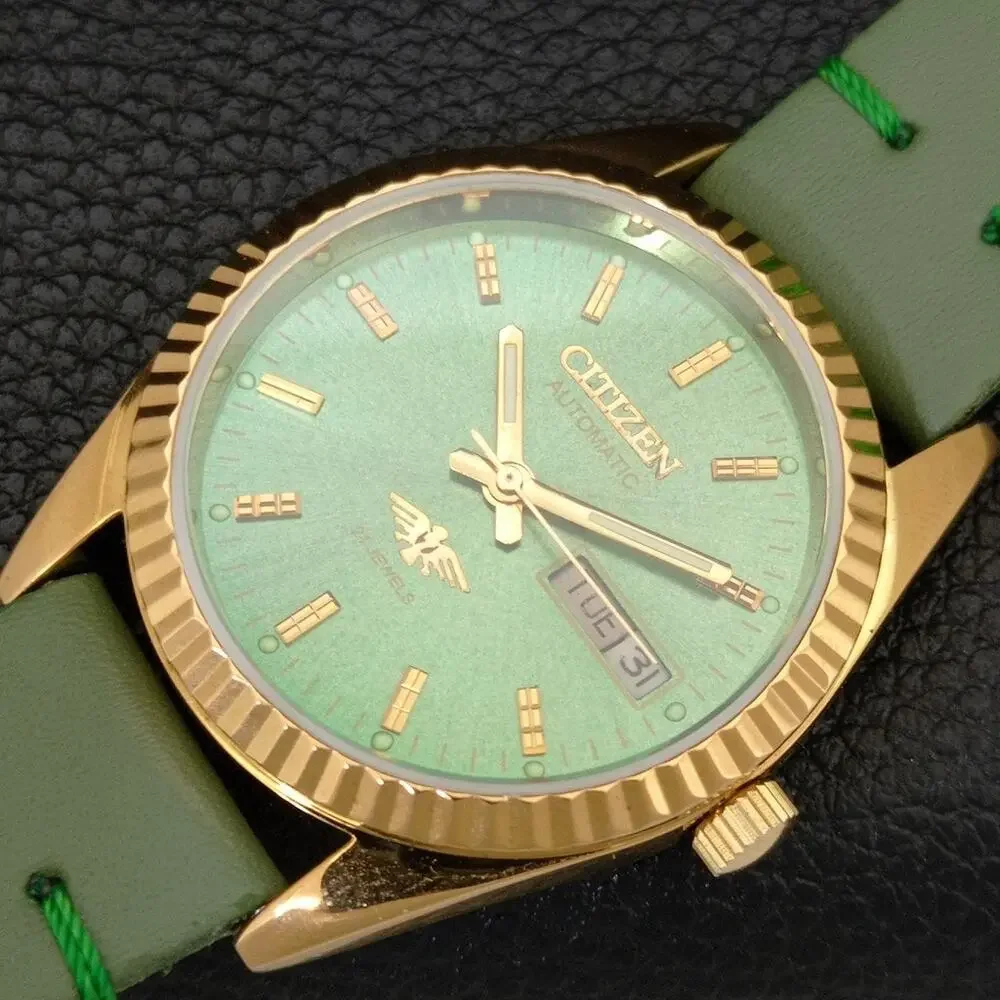 Vintage 1988 Citizen Automatic Mens Gold Watch W/daydate & Green accents